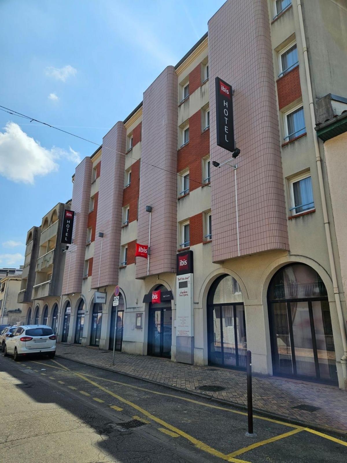 Ibis Agen Centre Gare Hotel Екстериор снимка