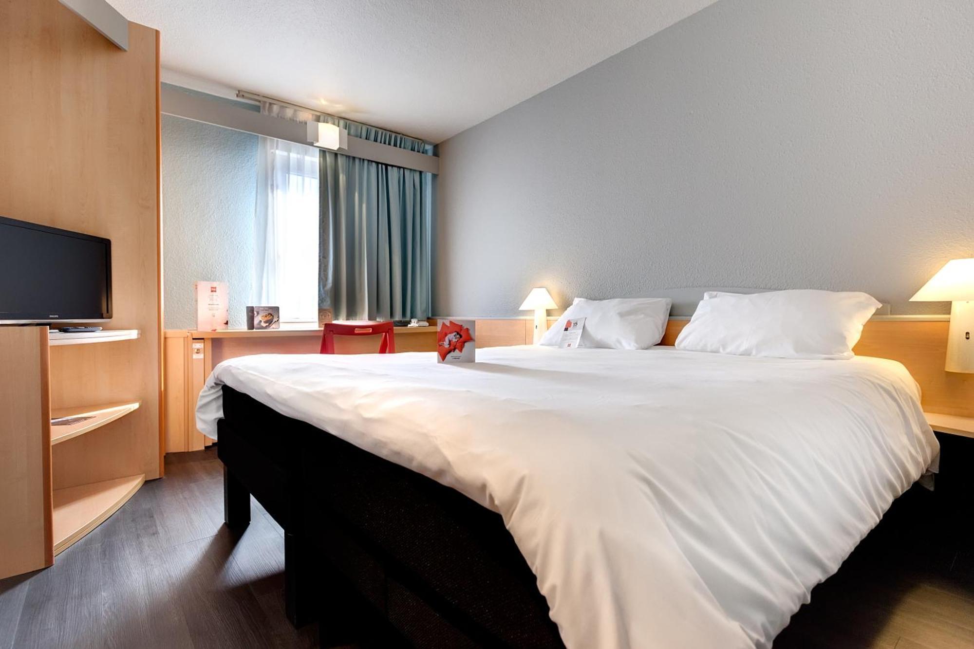 Ibis Agen Centre Gare Hotel Екстериор снимка