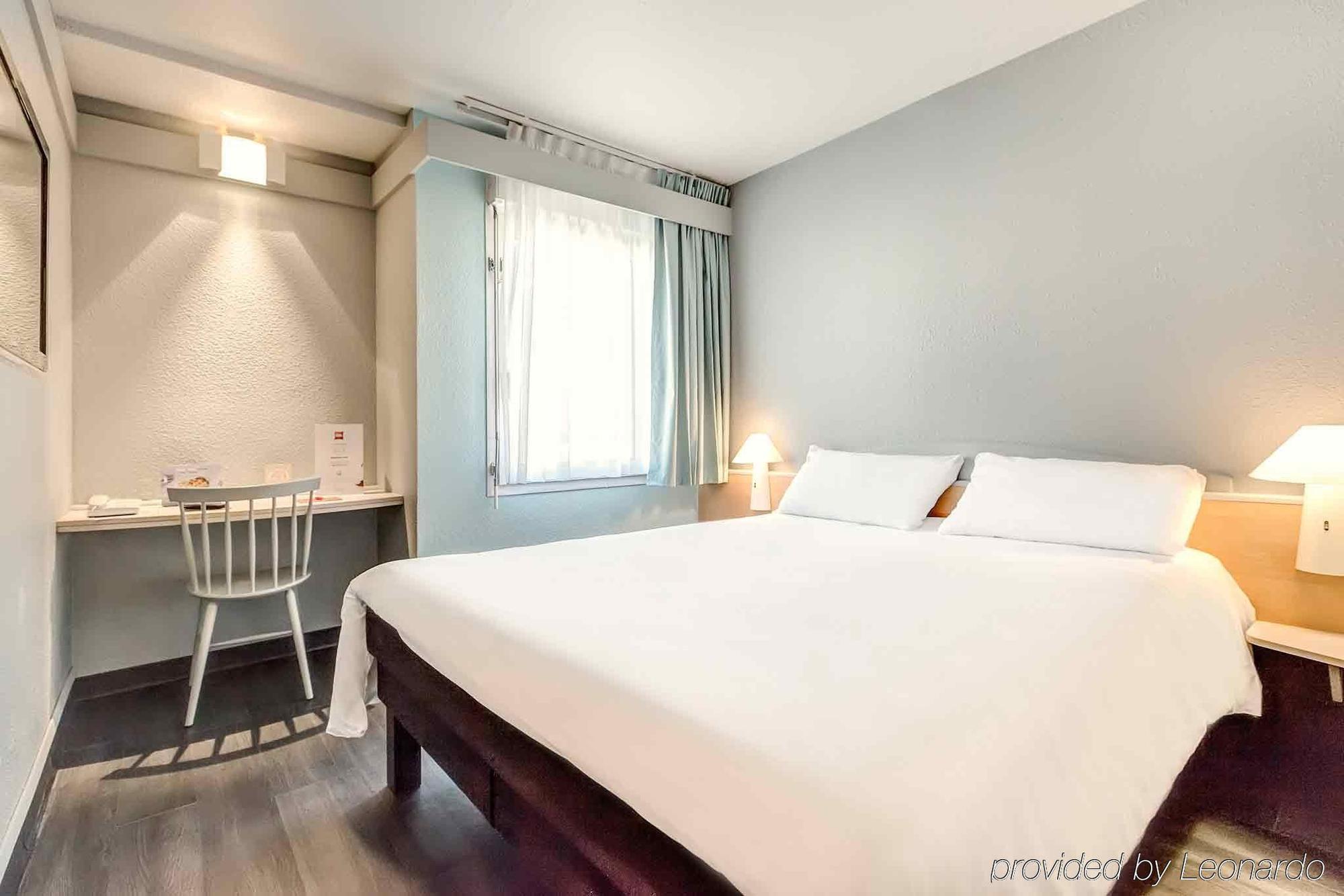Ibis Agen Centre Gare Hotel Екстериор снимка
