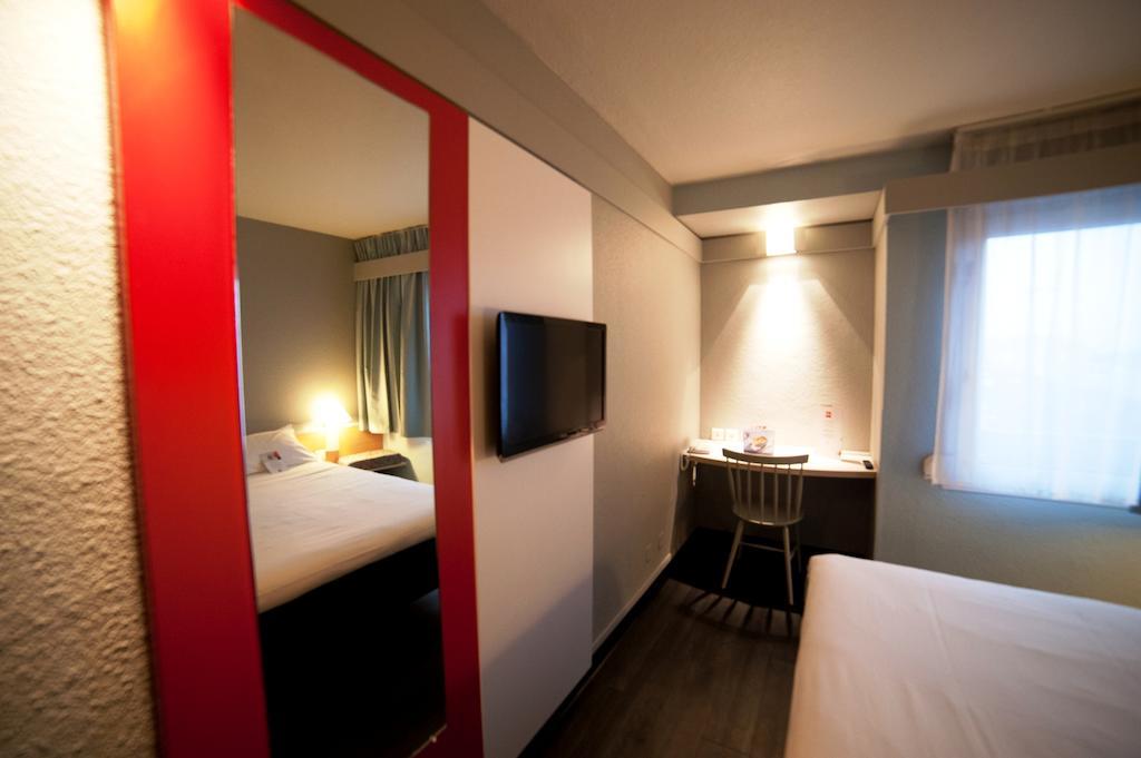 Ibis Agen Centre Gare Hotel Екстериор снимка