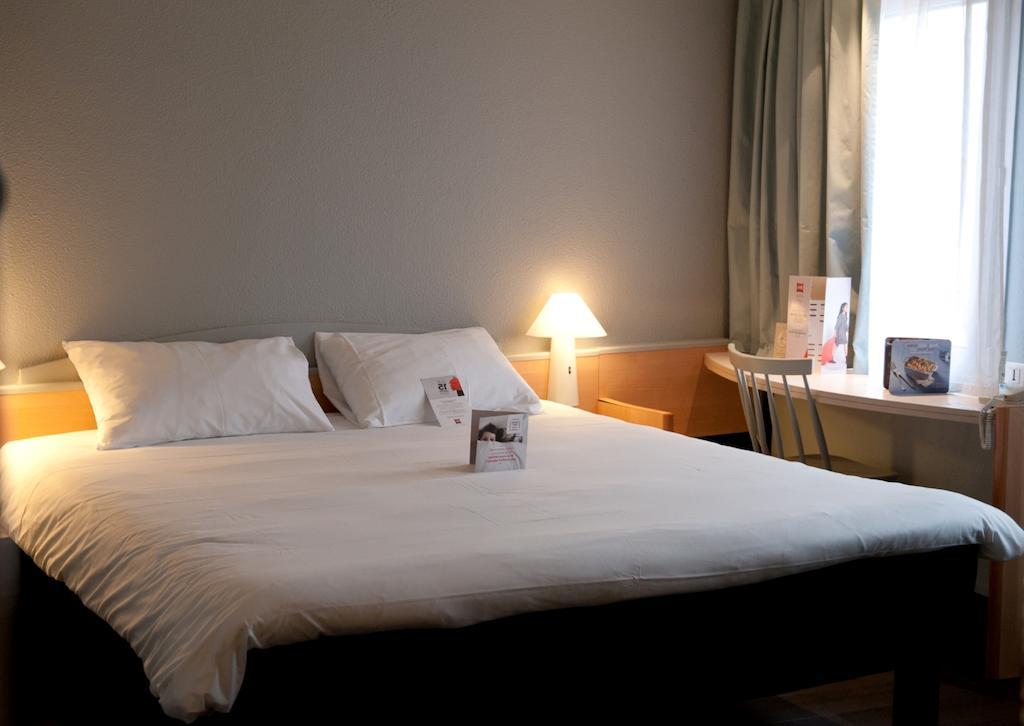 Ibis Agen Centre Gare Hotel Екстериор снимка